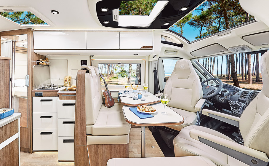 converted van D62 Saphir - Living room
